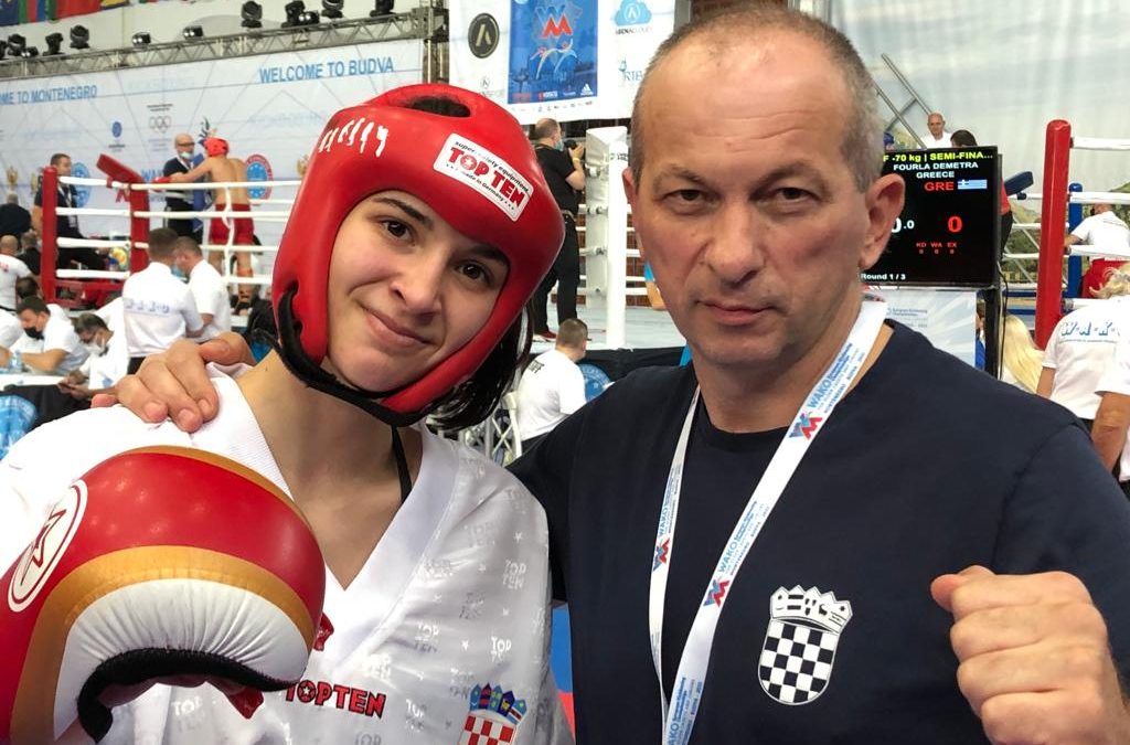 Lara Mihalić je juniorska Europska prvakinja u kickboxingu